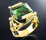 Золотое кольцо с крупным ярким неоново-зеленым турмалином 17,76 карата и бриллиантами Золото
