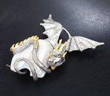 Серебряный кулон «Дракон» с жемчужиной барокко 58,93 карата, сапфирами и цаворитами Серебро 925