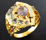 Эксклюзив! Роскошное золотое кольцо с топовыми уральскими александритами 2,04 карата и бриллиантами Золото