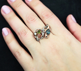 Чудесное серебряное кольцо с насыщенно-синим топазом и разноцветными турмалинами