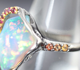 Серебярное кольцо с кристаллическим эфиопским опалом 4,38 карата и разноцветными сапфирами Серебро 925