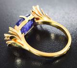 Золотое кольцо с роскошным бархатисто-синим танзанитом 4,47 карата и бриллиантами Золото