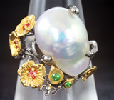 Серебряное кольцо с жемчужиной барокко 15,84 карата, сапфирами и цаворитами