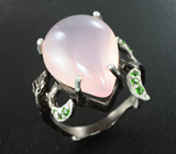 Серебряное кольцо с розовым кварцем 17+ карат и диопсидами
