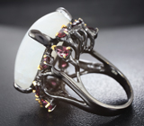Серебряное кольцо с лунным камнем 28+ карат и родолитами Серебро 925
