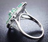 Эффектное серебряное кольцо с изумрудами Серебро 925