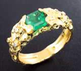Золотое кольцо с ярким уральским изумрудом 0,72 карата и бриллиантами Золото