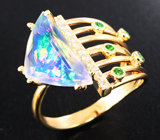 Золотое кольцо с редкой красоты эфиопским опалом авторской огранки 2,54 карата, цаворитами и лейкосапфирами Золото