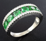 Стильное серебряное кольцо с цаворитами топового цвета Серебро 925