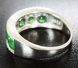 Стильное серебряное кольцо с цаворитами топового цвета Серебро 925