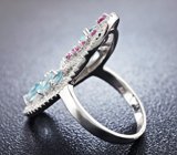 Изысканное cеребряное кольцо с голубыми топазами и сапфирами