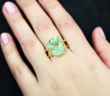 Золотое кольцо с мятно-зеленым «неоновым» турмалином 9,16 карата, уральскими изумрудами и бриллиантами Золото