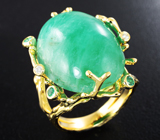 Золотое эффектное кольцо с крупным кабошоном уральского изумруда 27,37 карата и бриллиантами Золото