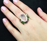 Серебряное кольцо с розовым кварцем, диопсидами и перидотами