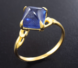 Золотое кольцо с синим сапфиром "сахарная голова" 4,41 карата Золото