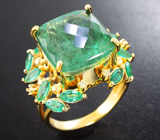 Золотое кольцо с изумрудно-зеленым «неоновым» турмалином 9,95 карата, уральскими изумрудами и бриллиантами Золото