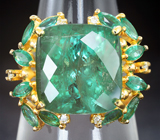 Золотое кольцо с изумрудно-зеленым «неоновым» турмалином 9,95 карата, уральскими изумрудами и бриллиантами Золото