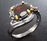 Серебряное кольцо с пиропом гранатом и сапфиром Серебро 925
