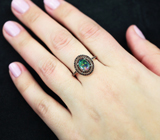 Чудесное серебряное кольцо с ограненным черным опалом и пиропами гранатами Серебро 925