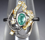 Серебряное кольцо с изумрудом высоких характеристик и сапфирами