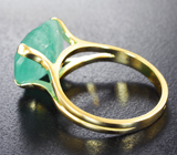 Золотое кольцо с крупным уральским двухцветным изумрудом 5,46 карата Золото