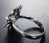 Серебряное кольцо с изумрудом и желтыми сапфирами