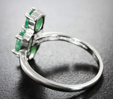 Прелестное серебряное кольцо с яркими изумрудами Серебро 925