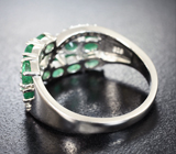 Великолепное серебряное кольцо с яркими изумрудами высоких характеристик Серебро 925