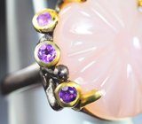 Серебряное кольцо c резным розовым кварцем 24+ карат и аметистами
