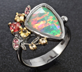 Серебряное кольцо с кристаллическим опалом авторской огранки 1,17 карата и разноцветными сапфирами Серебро 925