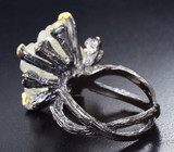 Серебряное кольцо с резным рутиловым кварцем и родолитами