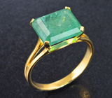 Золотое кольцо с крупным уральским изумрудом 4,27 карата Золото