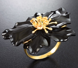 Золотое кольцо с крупным резным ониксом 15,16 карата и желтыми сапфирами Золото