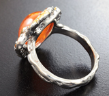 Серебряное кольцо с крупным спессартином 12,42 карата и разноцветными сапфирами Серебро 925