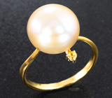 Золотое кольцо с крупной цветной морской жемчужиной 11,08 карата и желтыми сапфирами Золото