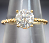 Золотое кольцо с бесцветным муассанитом топовой огранки 1,51 карата Золото