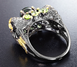 Серебряное кольцо с кристаллическим черным опалом, перидотами и родолитами Серебро 925