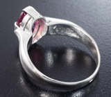 Кольцо с неоново-розовым турмалином 2,35 карата Серебро 925