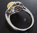 Великолепное серебряное кольцо с кристаллическим эфиопским опалом и розовыми сапфирами Серебро 925
