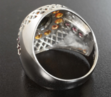Серебряное кольцо с кристаллическим черным опалом, золотистыми сапфирами и родолитами Серебро 925