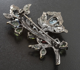 Серебряная брошь с голубыми топазами, резными турмалинами и перидотами Серебро 925
