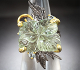 Серебряное кольцо с резным зеленым аметистом 25+ карат и голубыми топазами Серебро 925