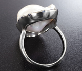 Серебряное кольцо с жемчужиной барокко 37,38 карата и синими сапфирами