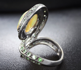 Серебряное кольцо с кристаллическим эфиопским опалом 5,1 карата и цаворитами