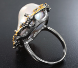 Серебряное кольцо с жемчужиной барокко 31,87 карата и голубыми сапфирами Серебро 925