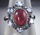 Серебряное кольцо с рубином 3,15 карата, танзанитами и синими сапфирами Серебро 925