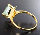 Золотое кольцо с ограненным яблочным пренитом 3,21 карата Золото