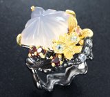 Серебряное кольцо с резным розовым кварцем, альмандинами гранатами, голубыми топазами и розовым турмалином Серебро 925
