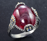 Серебряное кольцо с рубином 15,09 карата и васильковыми сапфирами Серебро 925
