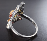 Серебряное кольцо с кристаллическим эфиопским опалом, разноцветными сапфирами и танзанитами